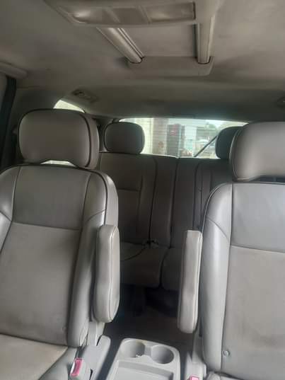 A picture of Used 2006 Terraza Buack Bus