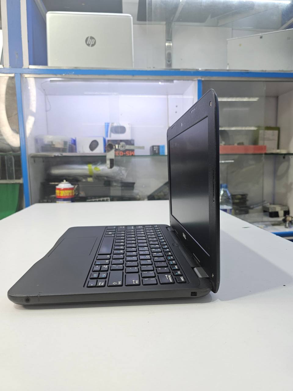 A picture of Dell latitude 3190