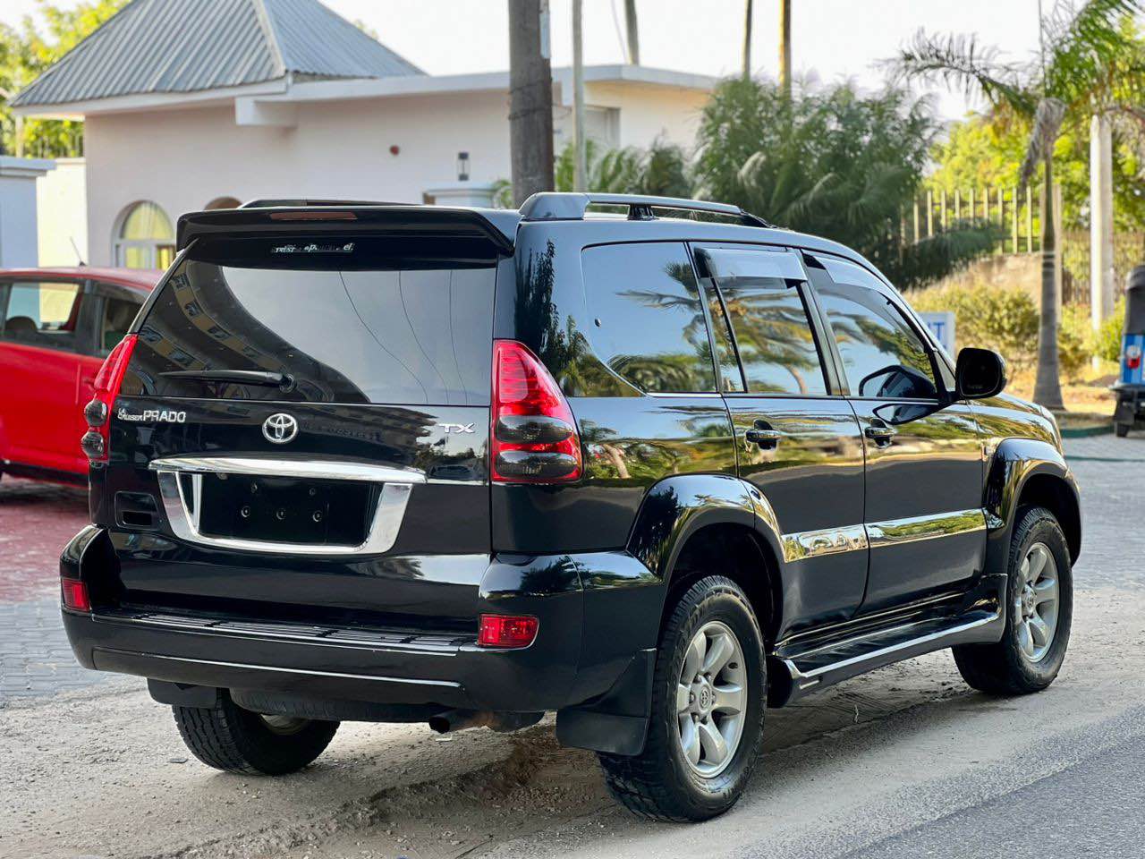 A picture of TOYOTA PRADO