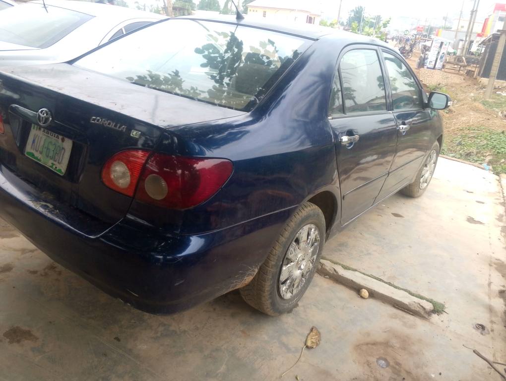 A picture of TOYOTA COROLLA 2004 MODEL