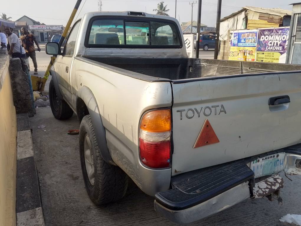 A picture of Nigeria used Toyota Tacoma 2001