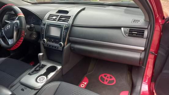 A picture of Toyota Camry se 2014 three months