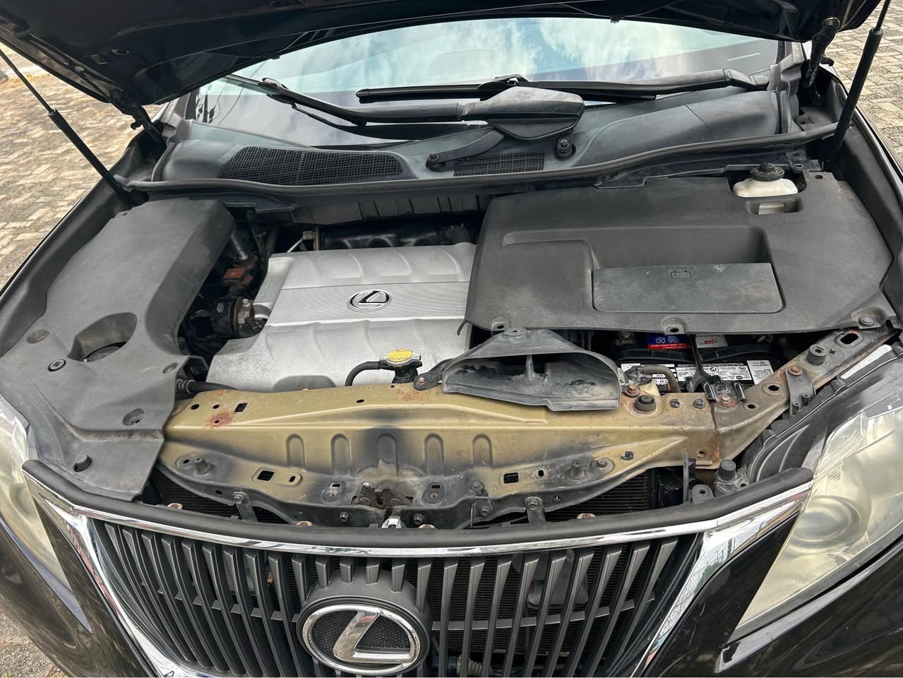 A picture of FOREIGN USED LEXUS RX 350 FOR SALE.