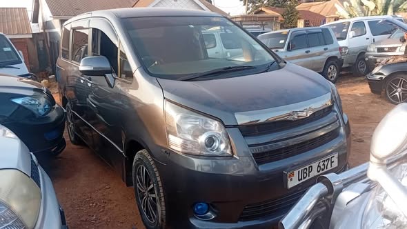 used toyota noah