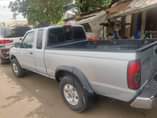 A picture of 2000 Nissan Frontier Sev