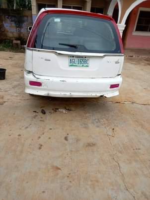 A picture of Honda space bus