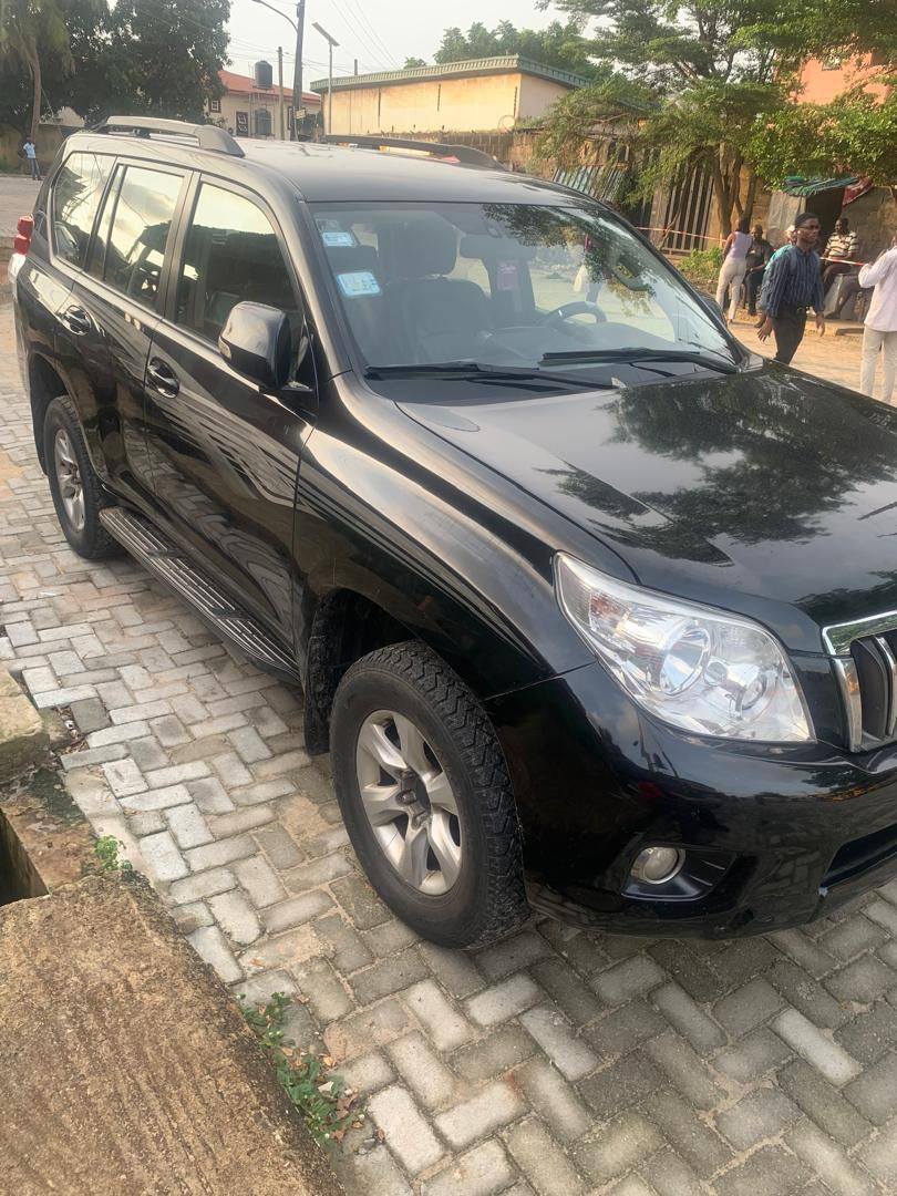 A picture of Toks standard 2012 Landcruiser Prado