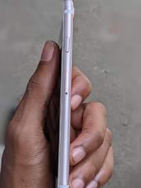 A picture of Iphone seven plain