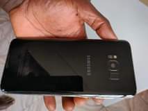A picture of Samsung S8 