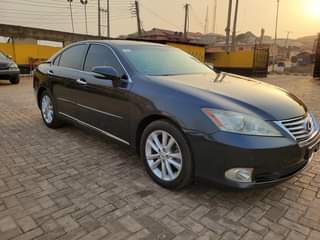 A picture of Lexus es350
