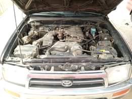 A picture of SHARP 2001 MODEL TOYOTA 4RUNNER SOUND ENGINE PERFECT TRANSMISSION WORKING
