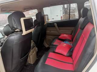 A picture of Toyota Highlander 2012 Model