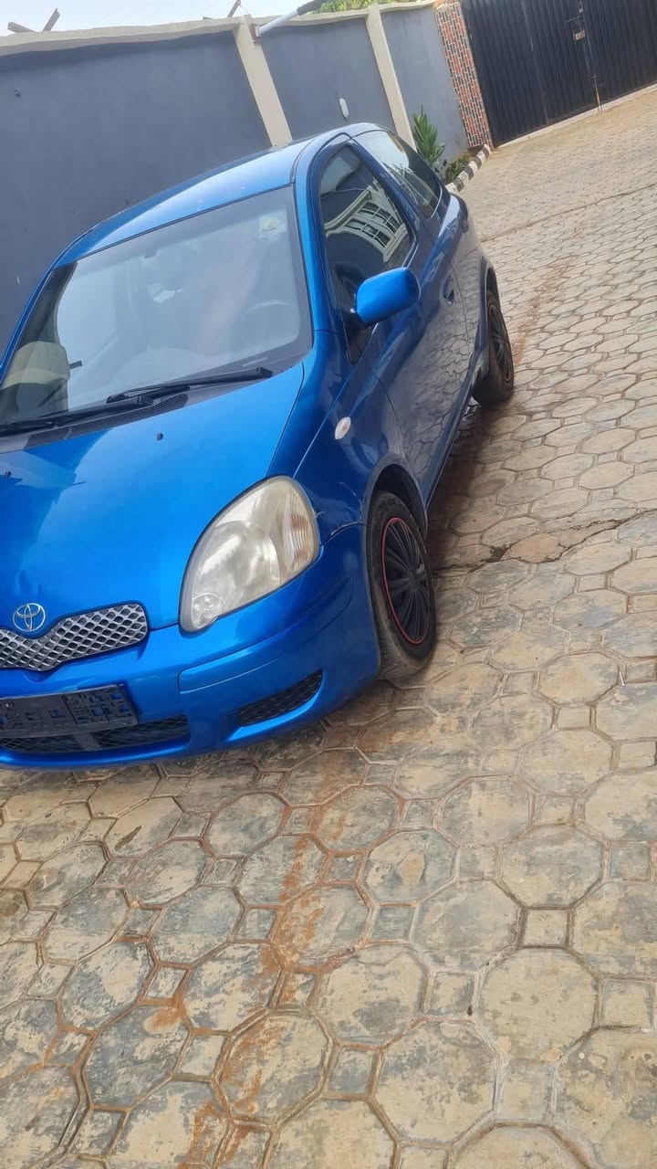 A picture of 2003 Toyota yaris