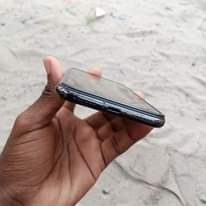 A picture of Iphone x 64gb