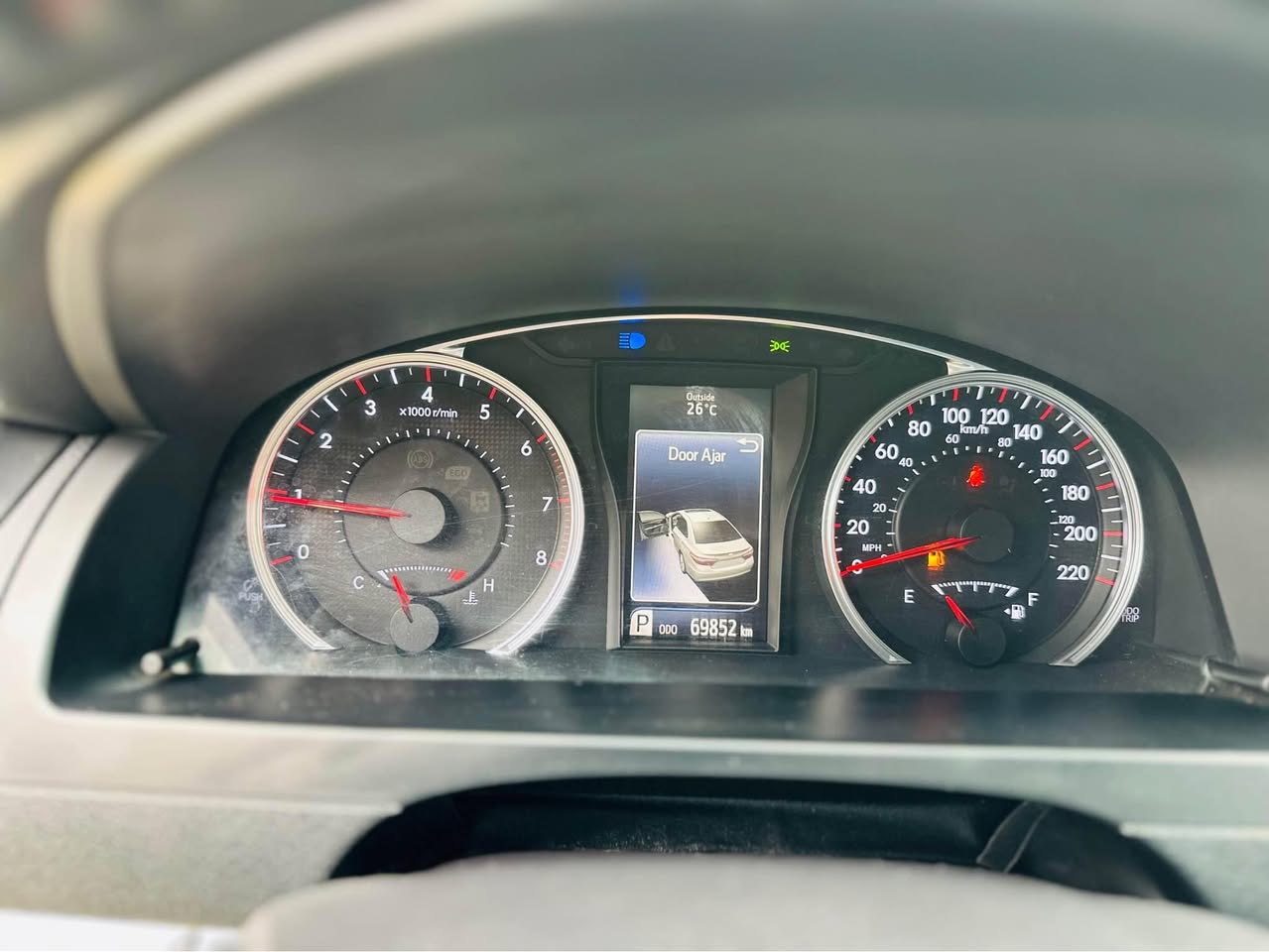 A picture of TOYOTA CAMRY SE 2015
