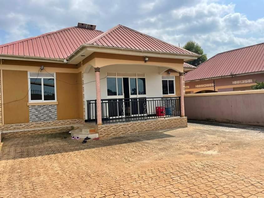 A picture of House for sale in Mukono Namayiba town along mukono katosi