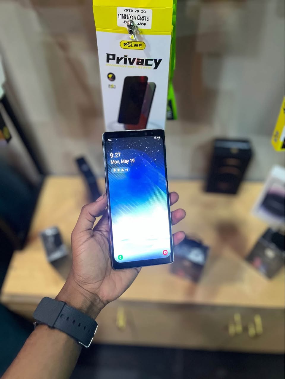 A picture of Samsung note8 ll64GBll 250 000 