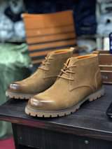 A picture of Boots at 200k.