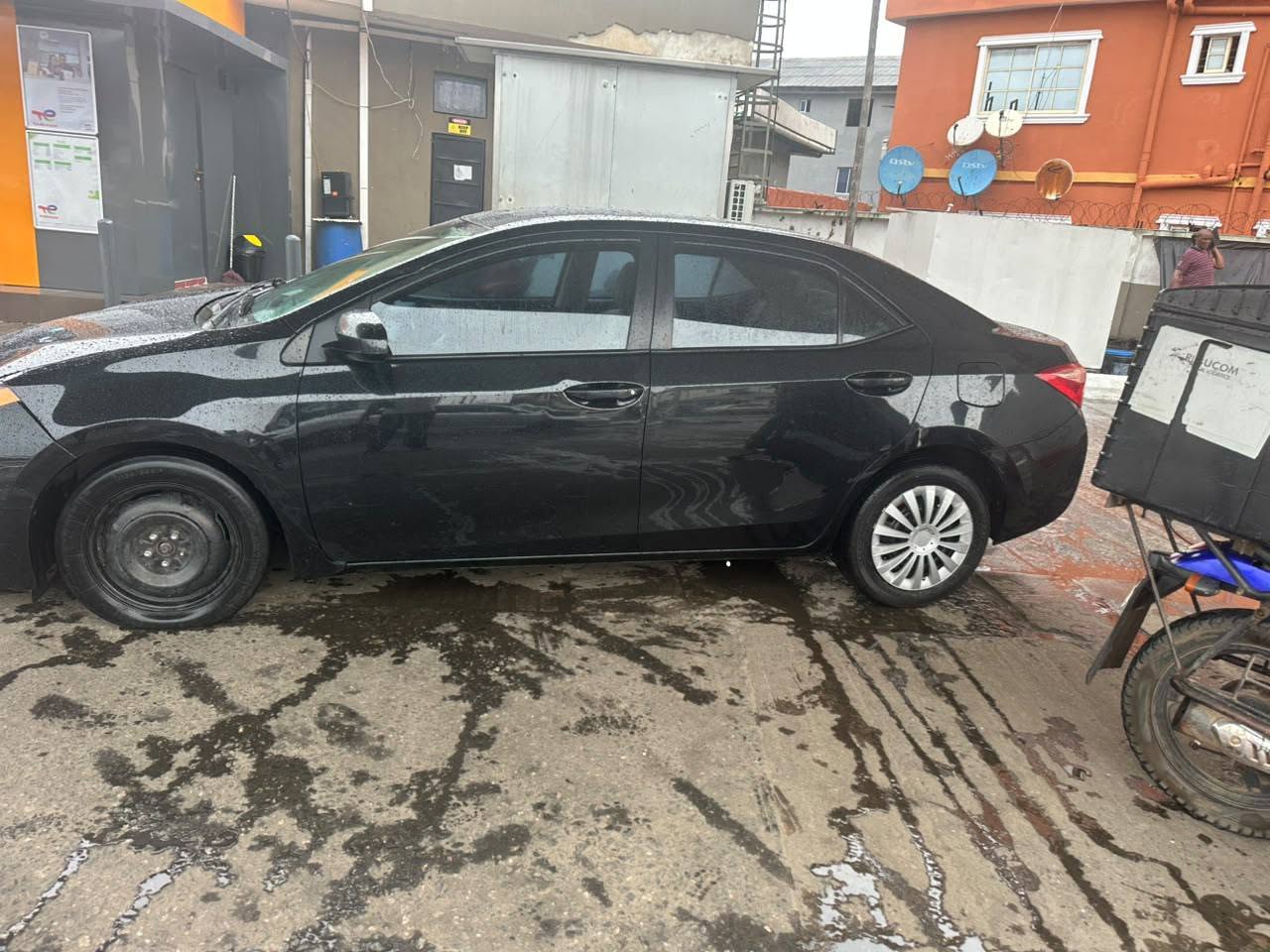 A picture of 2018 accident free Toyota Corolla toks direct but registered last