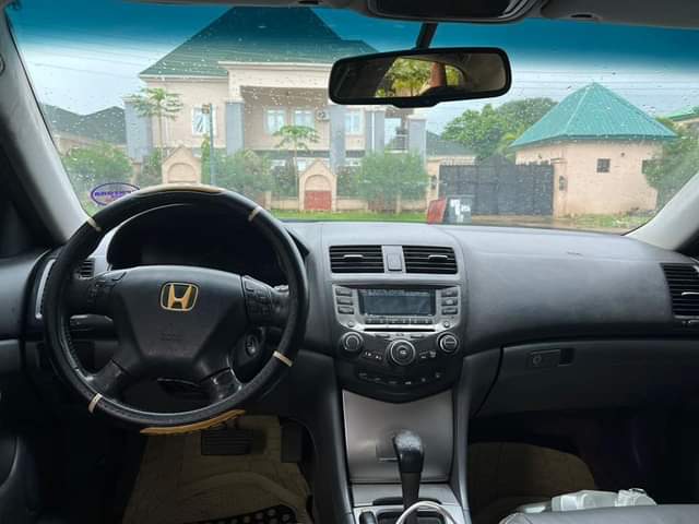 A picture of Honda Accord DC 2007 model