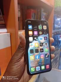 A picture of iphone X 256GB no FACE ID 290K 100 BH 0719940034