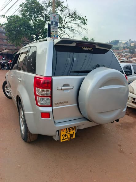A picture of Suzuki Escudo Vitara Manual 17m