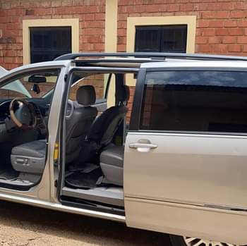 A picture of Toyota sienna 2009 direct engine perfect AC perfect everything perfect