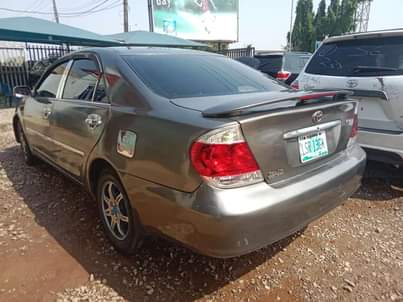 A picture of 2004 Toyota camry