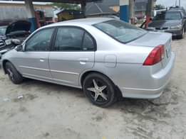 A picture of 2005 honda civic Belgium standard AC chilling Gear Engine Clean