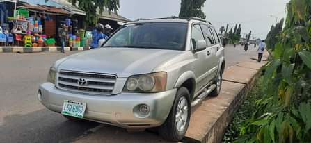 A picture of Nigeria used toyota highlander Available for sale in good condition