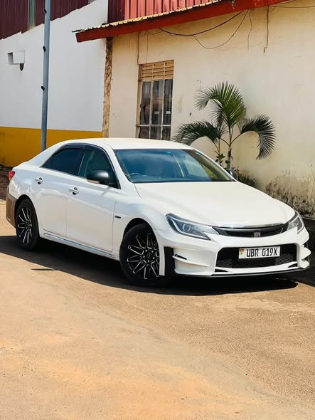 A picture of 2012 Toyota Mark X GR0765424123 0709446672