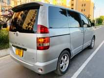 A picture of Toyota Noah new shape