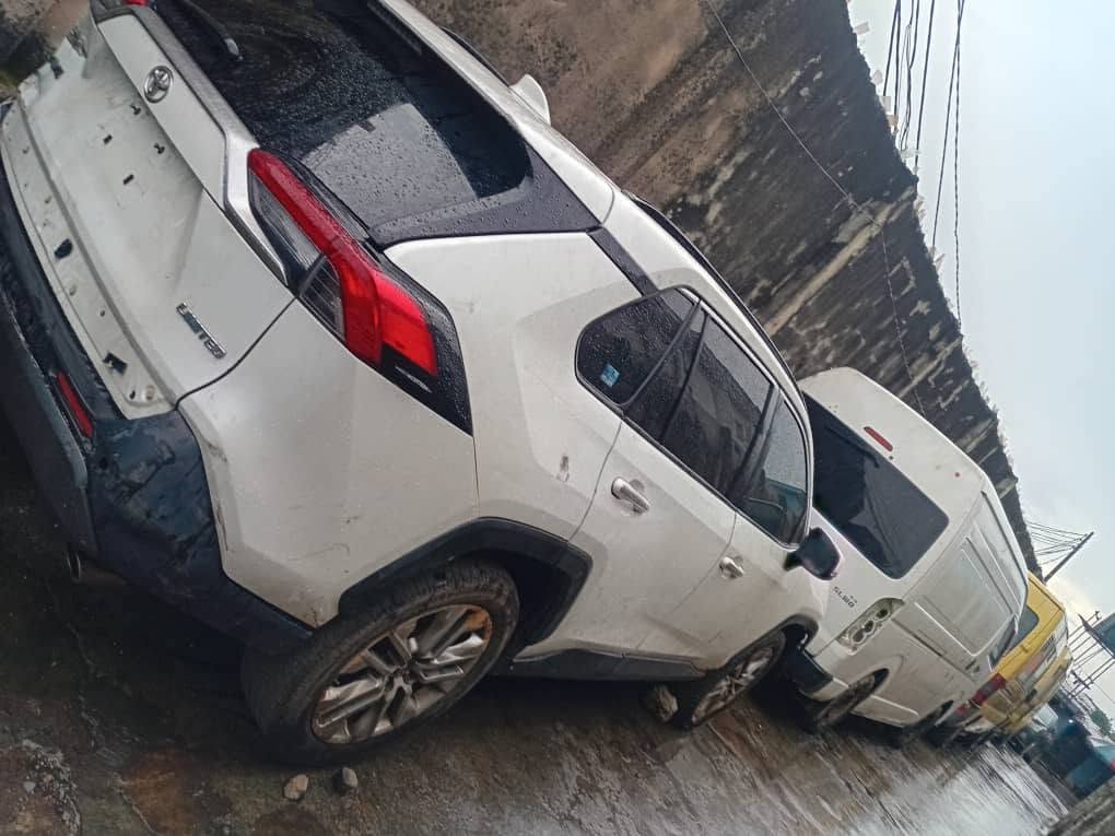 A picture of Accidented Foreign Used Toyota Rav4 2019 Limited
