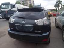 A picture of Lexus 330