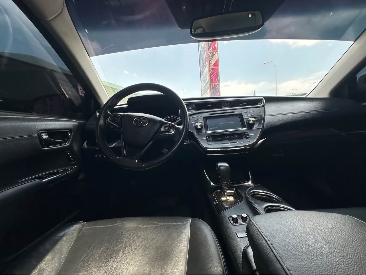 A picture of Direct Belgium 2016 Toyota Avalon XLE full options for sale