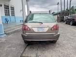 A picture of 2000 model Lexus RX300 Everything is working well Engine Gear