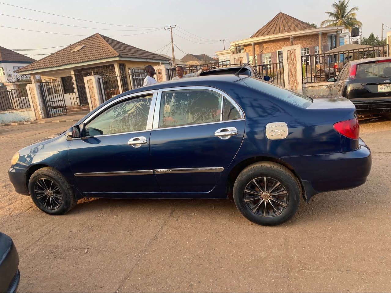 A picture of Toyota Corolla 04