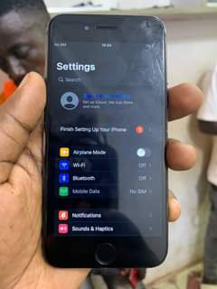 A picture of iPhone 8 64gb at ugx 350k