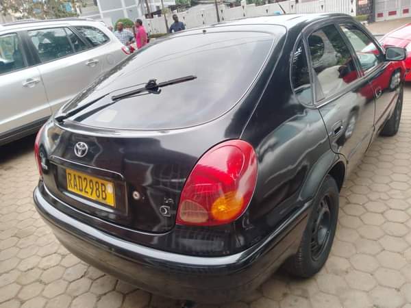 A picture of Telephone 0785577694 0787668210 Toyota Corolla macoyine Manuel 2001 with A