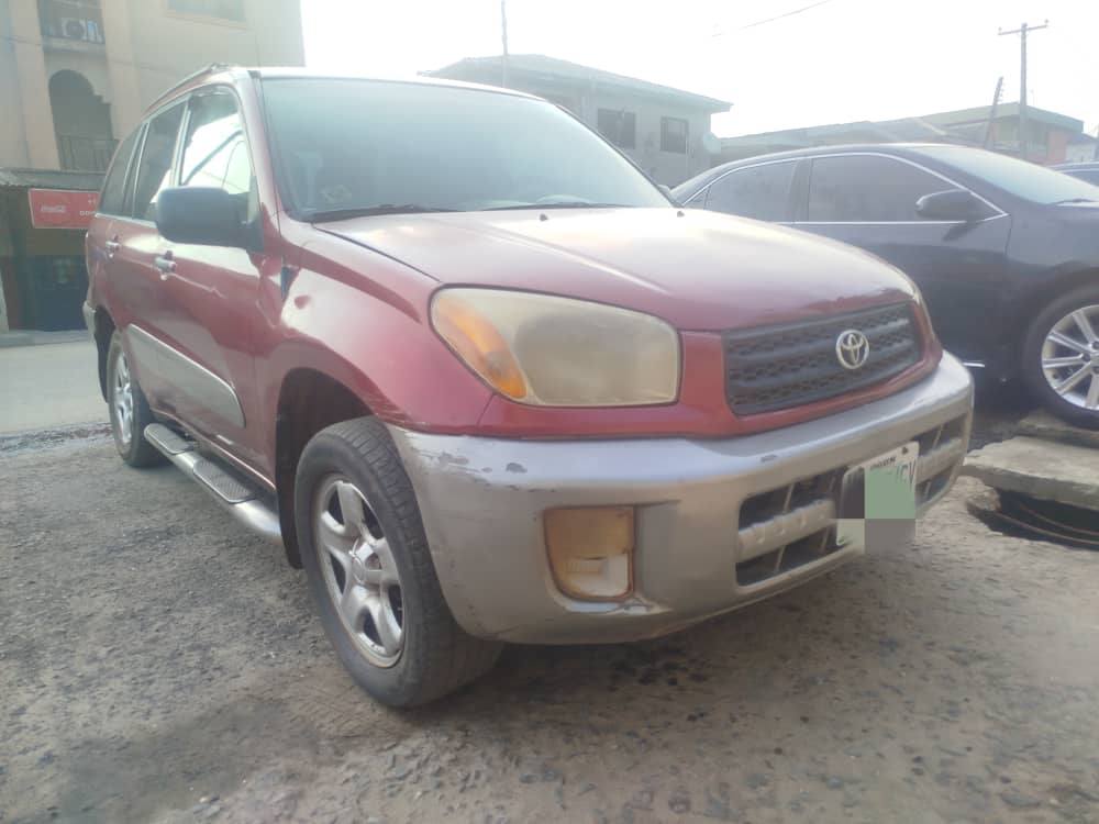 A picture of Toyota RAV4 03
