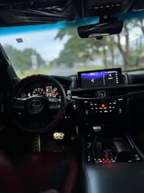 A picture of Standard supersport Lx570 2016