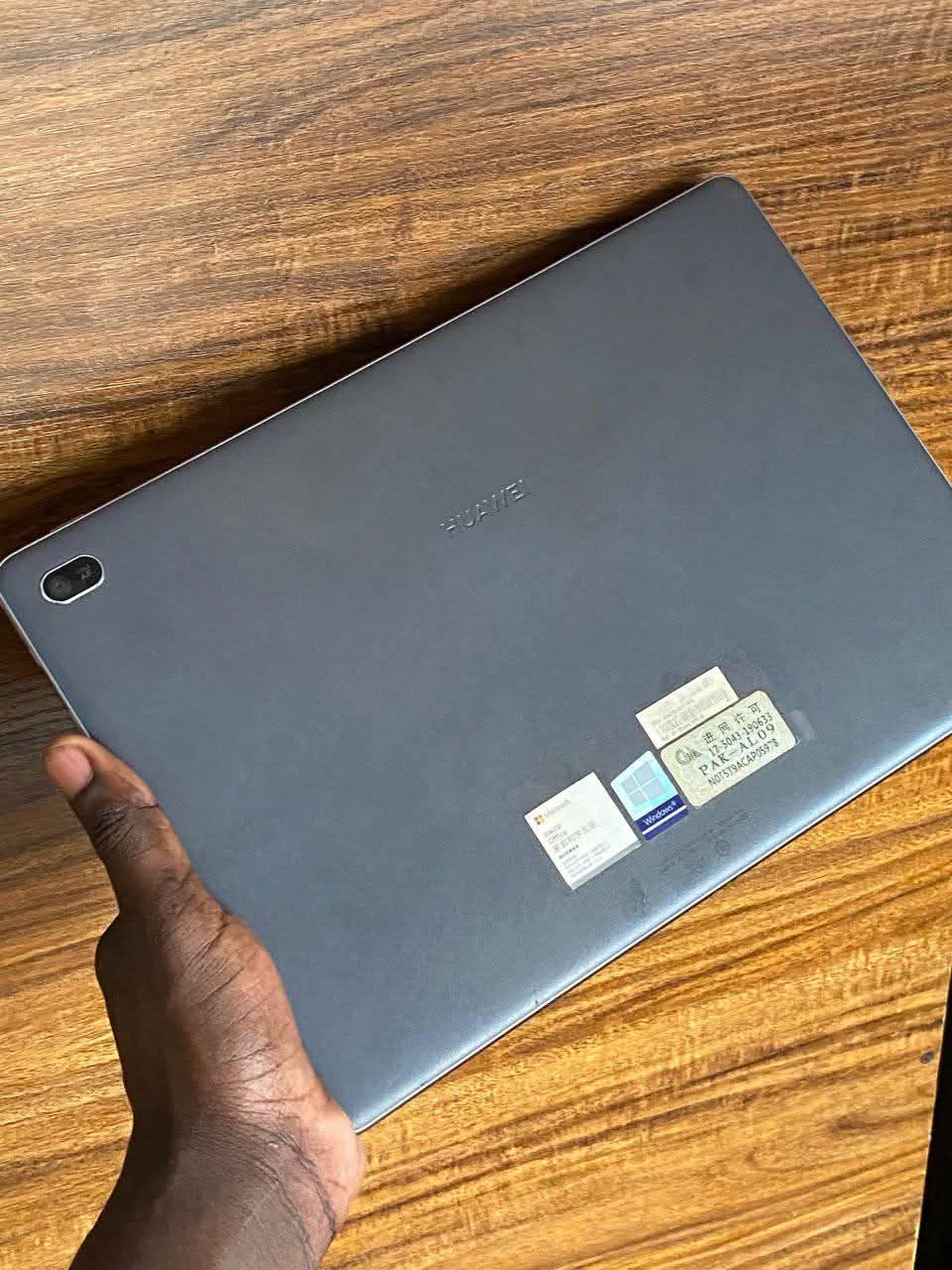 A picture of Huwei laptop