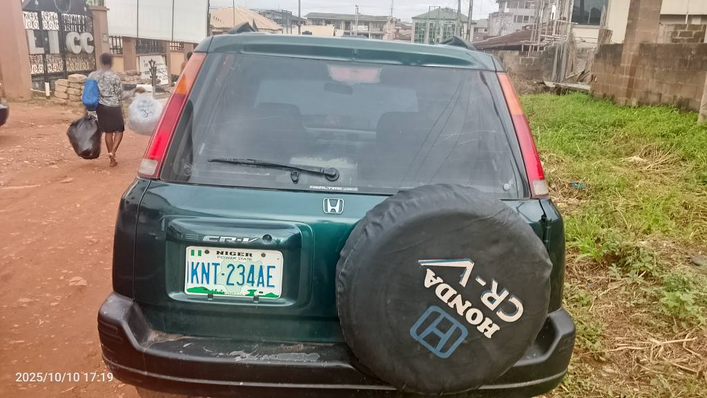 A picture of Honda CR V