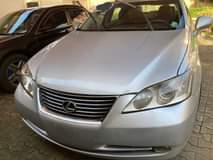 A picture of 2010 es350 Few months used Full option First body Buy