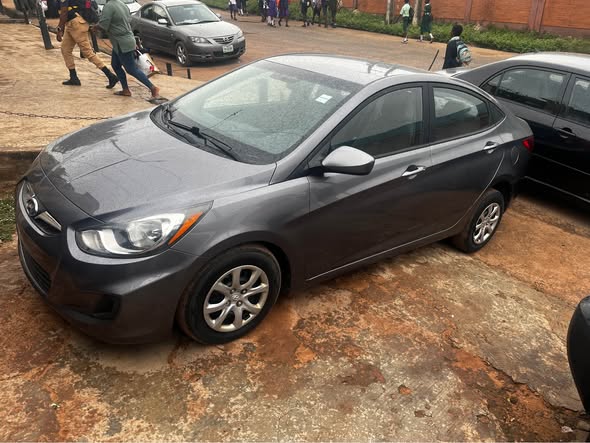 A picture of 2012 Hyundai Accent GLS sedan