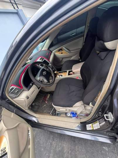 A picture of Sound 09 Camry XLE Solid condition Android screen Neat interior