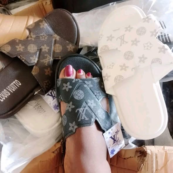 A picture of Quality and affordable men s and women s shoes sneakers