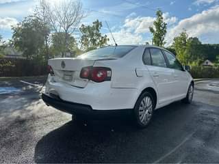 A picture of 2010 Volkswagen Jetta S Sedan 4D