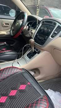 A picture of Toyota Highlander used 2006 3 seater Registered Engine and gear