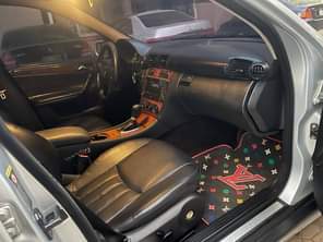 A picture of Belgium standard Mercedes Benz c350 2005 2006 model with Chilling